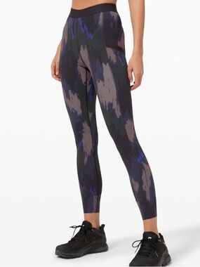 Lululemon Take The Moment Tight 25"
*lululemon × Robert Geller